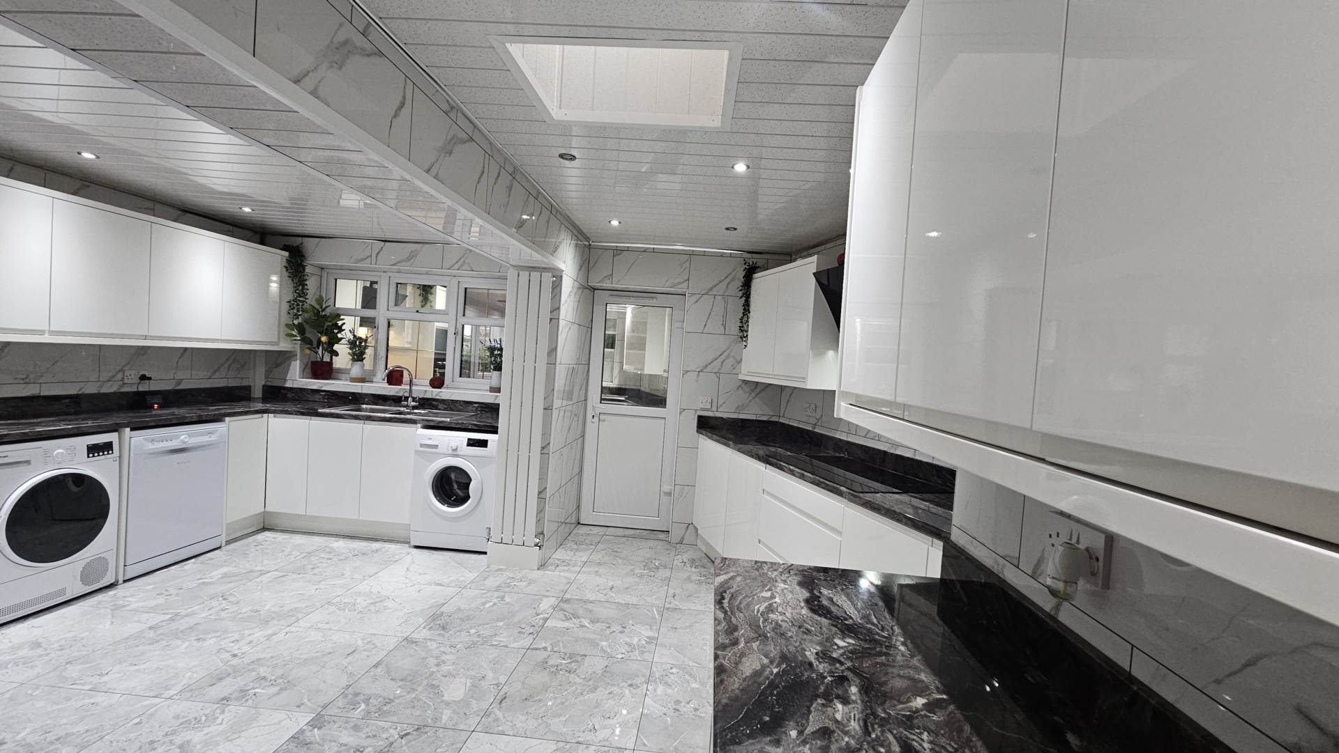 Rowanwood, Oldham, Image 17