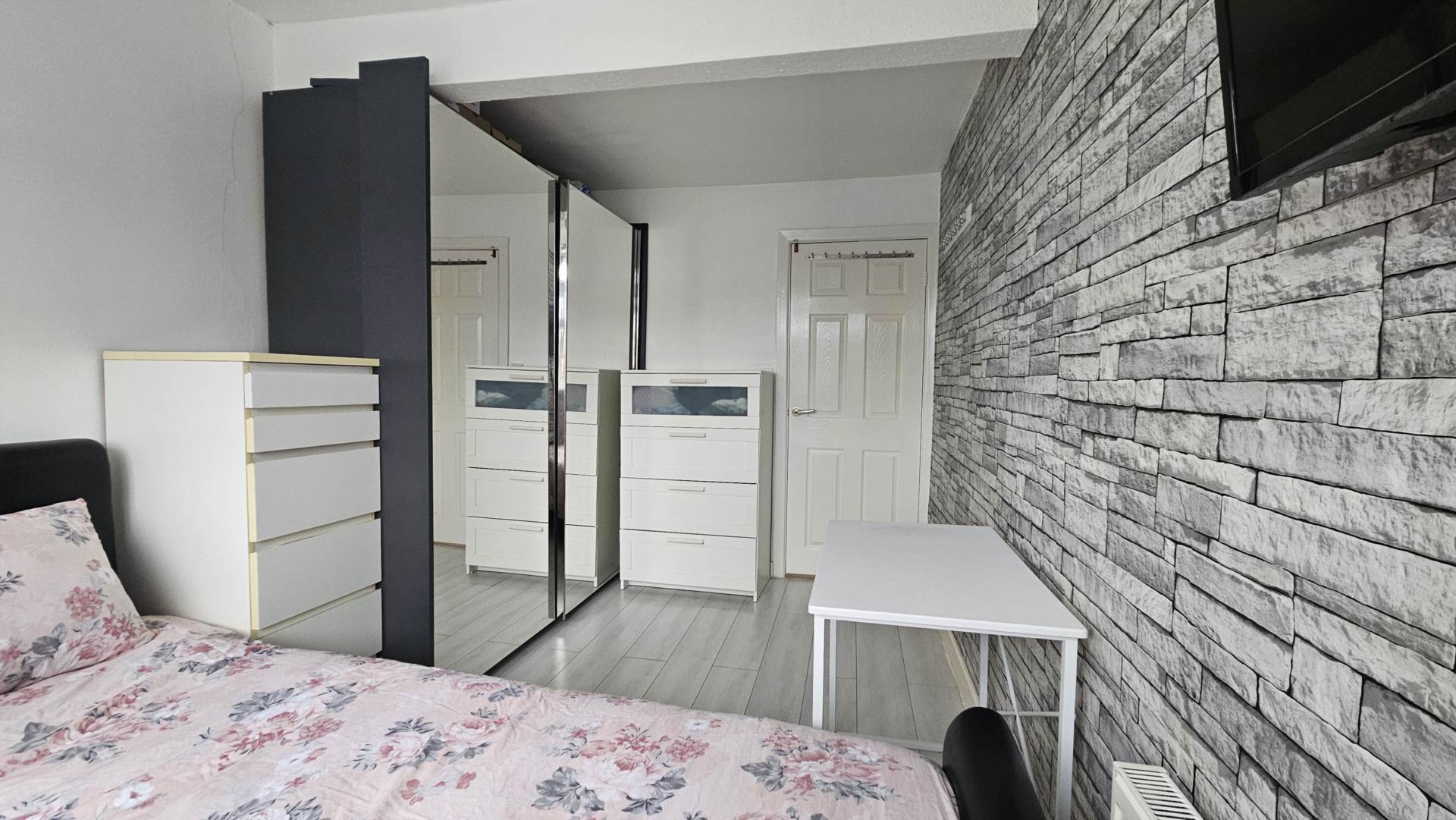 Rowanwood, Oldham, Image 33