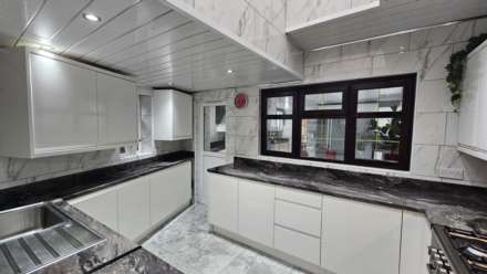 Rowanwood, Oldham, Image 21