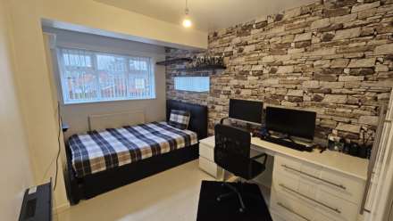 Rowanwood, Oldham, Image 36