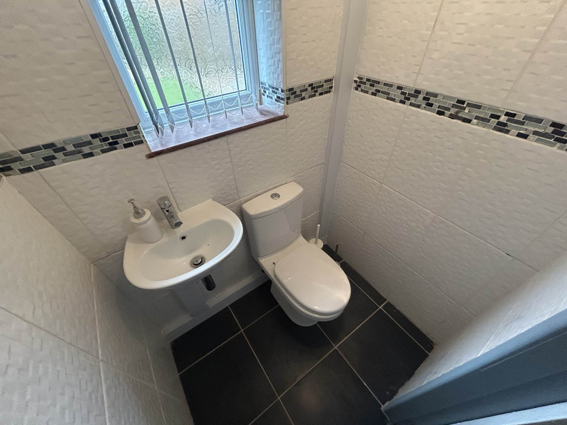 14 Ferndown Avenue, Oldham, OL9 9UR, Image 23