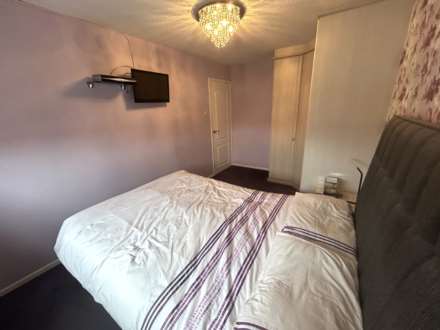 14 Ferndown Avenue, Oldham, OL9 9UR, Image 12