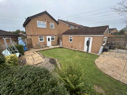 14 Ferndown Avenue, Oldham, OL9 9UR, Image 2