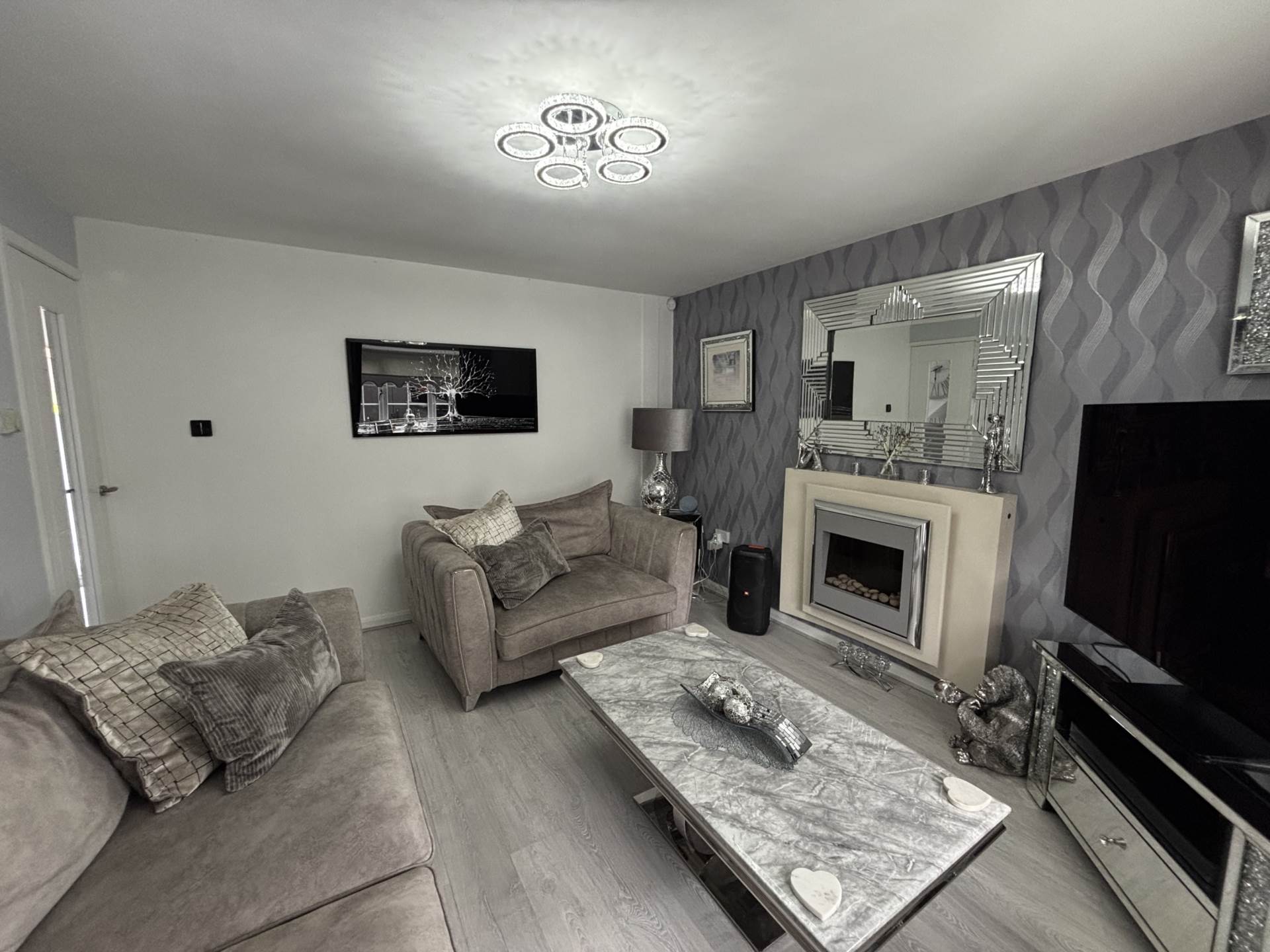 17 Elizabeth Avenue, Oldham, Image 2