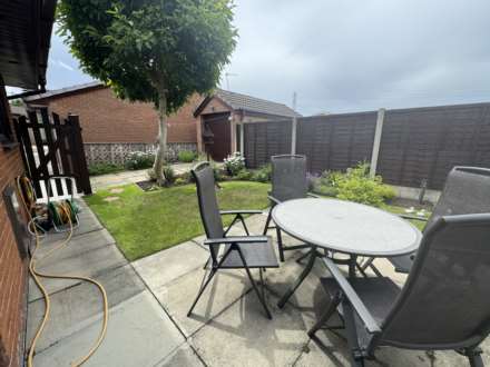 Tulip Close, Chadderton, Image 18