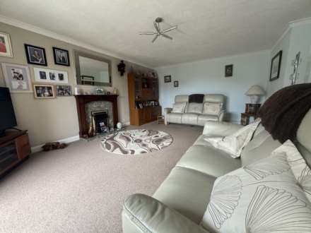 Tulip Close, Chadderton, Image 4