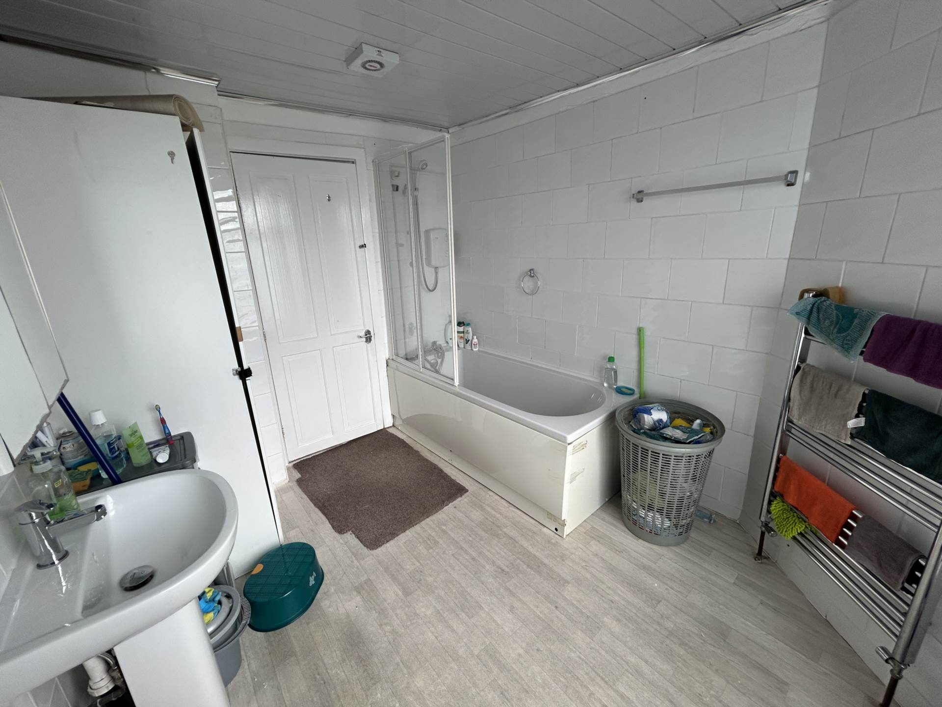 Queens Road, Oldham, Image 17