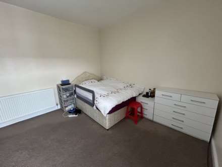 Queens Road, Oldham, Image 14