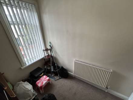 Queens Road, Oldham, Image 15