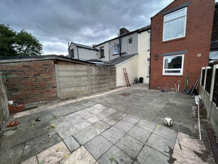 Queens Road, Oldham, Image 18