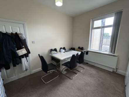 Queens Road, Oldham, Image 7