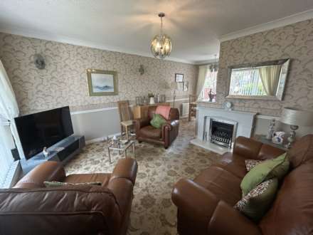 Priory Gove, Chadderton, Image 2