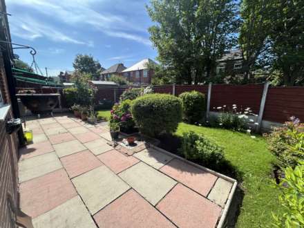 Priory Gove, Chadderton, Image 3