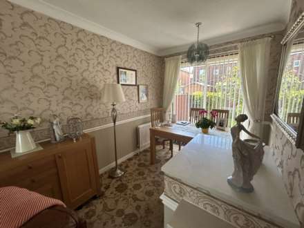 Priory Gove, Chadderton, Image 6