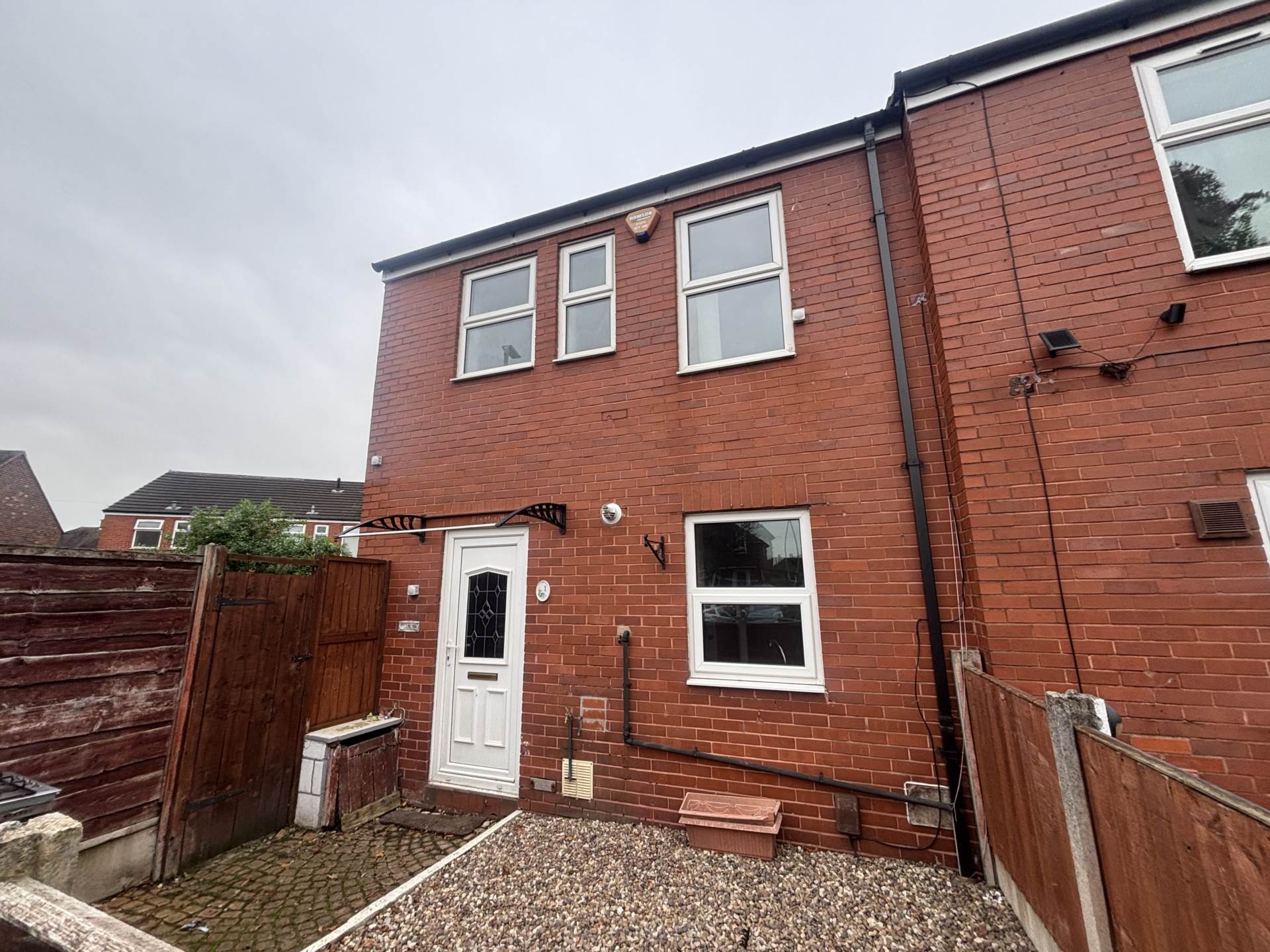 1 Tulpen Square, Chadderton, Image 1