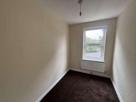 1 Tulpen Square, Chadderton, Image 11