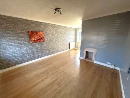 7 Fourth Avenue, Oldham, OL9 8PG, Image 2
