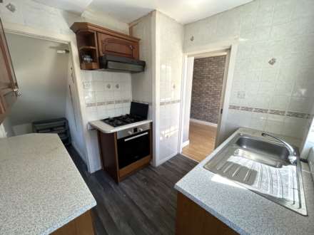 7 Fourth Avenue, Oldham, OL9 8PG, Image 6