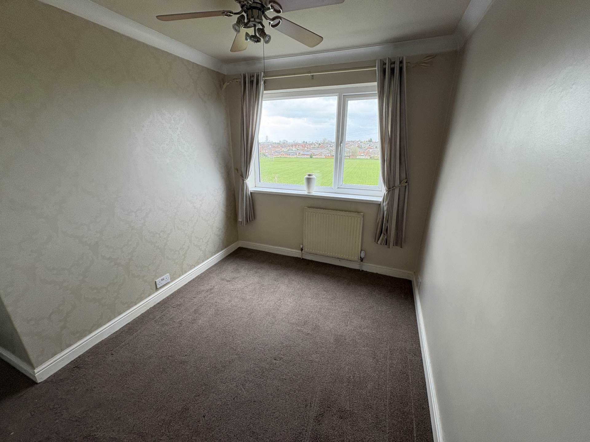 Norwich Avenue, Chadderton, Oldham, Image 18