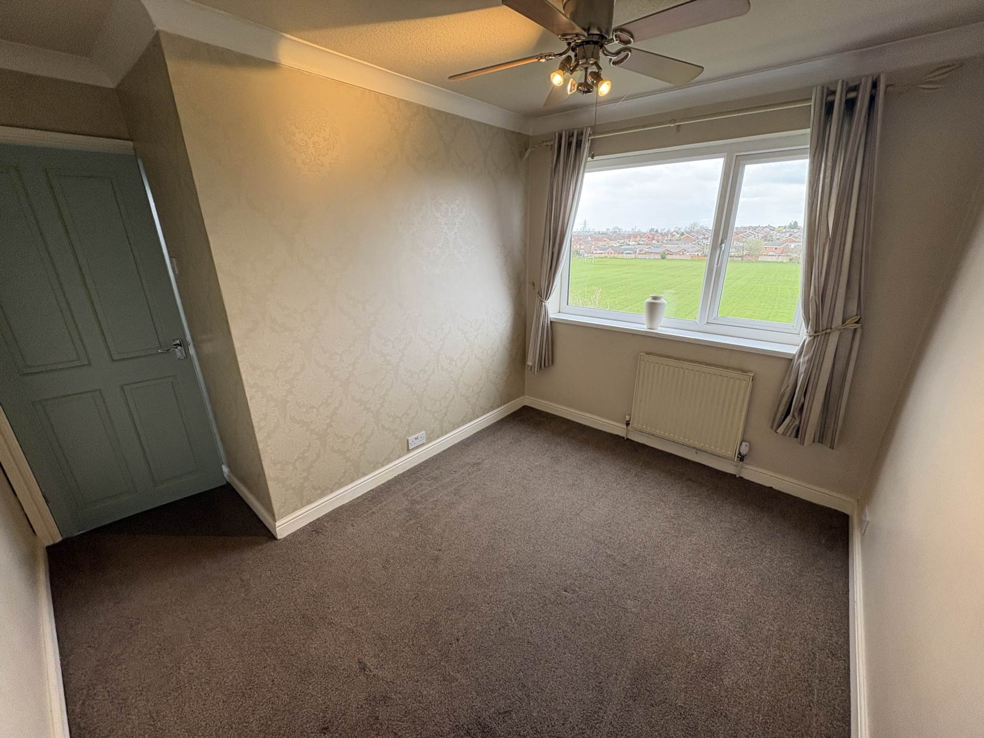 Norwich Avenue, Chadderton, Oldham, Image 19