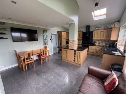 Norwich Avenue, Chadderton, Oldham, Image 7