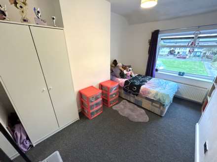 18 Brookside Crescent, Manchester, M24 1RP, Image 12