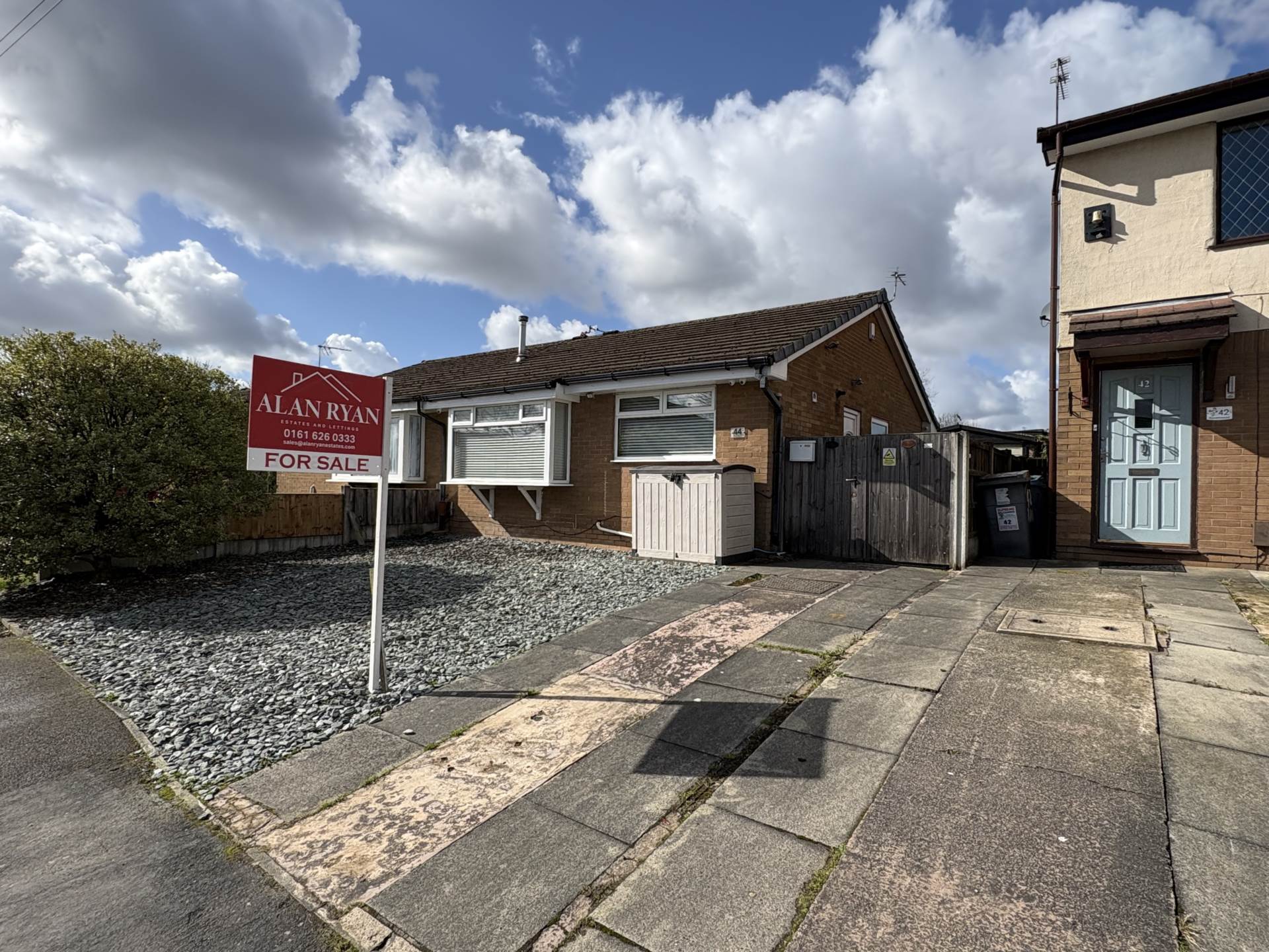 44 Ravenwood, Chadderton, Oldham, OL9 9UE, Image 1