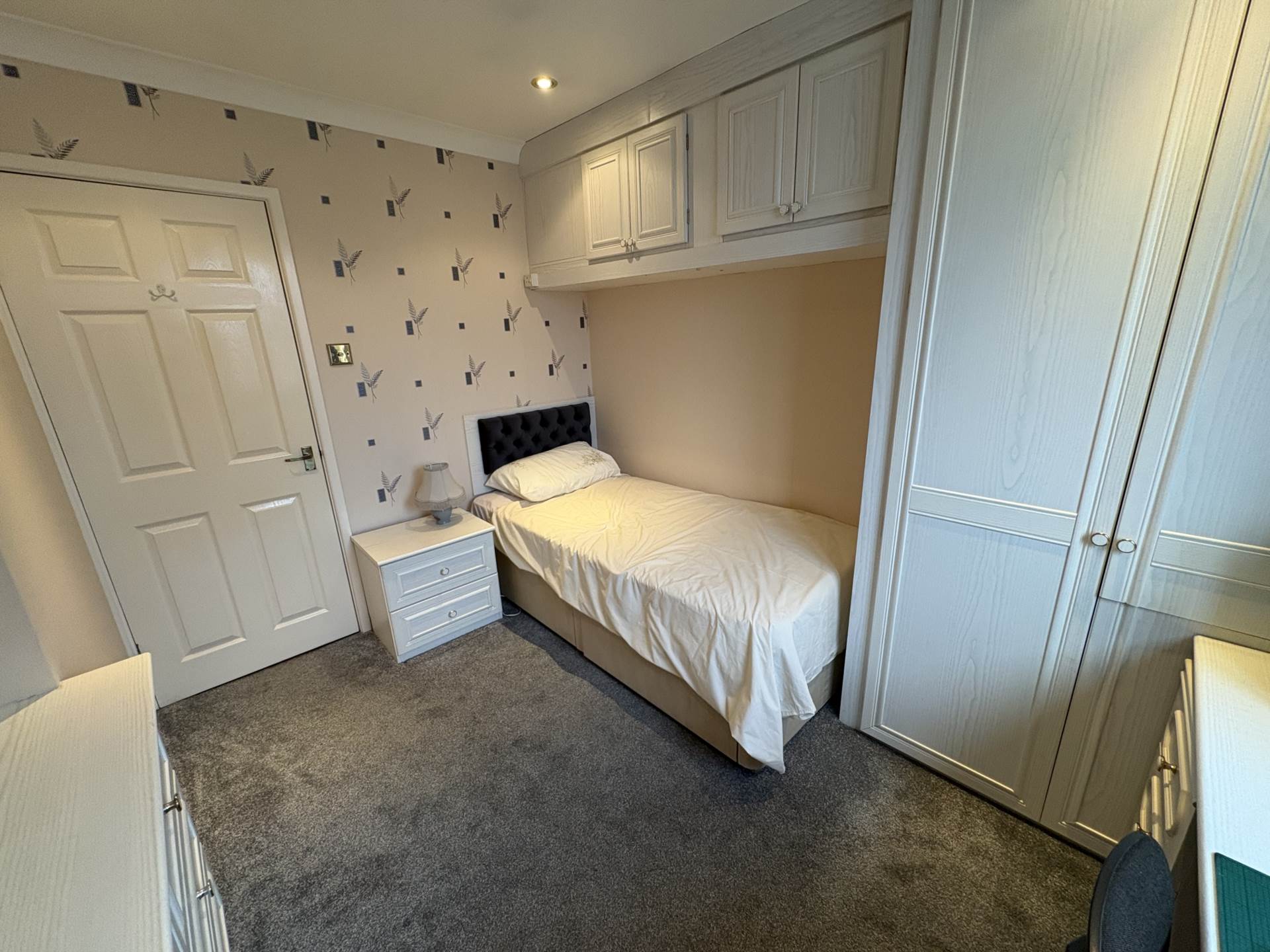 Newbank Chase, Oldham, Image 24