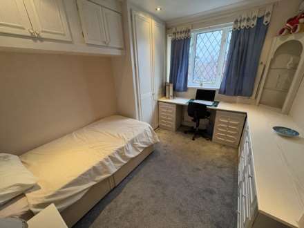 Newbank Chase, Oldham, Image 23