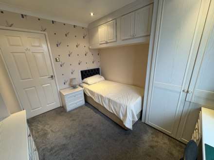 Newbank Chase, Oldham, Image 24