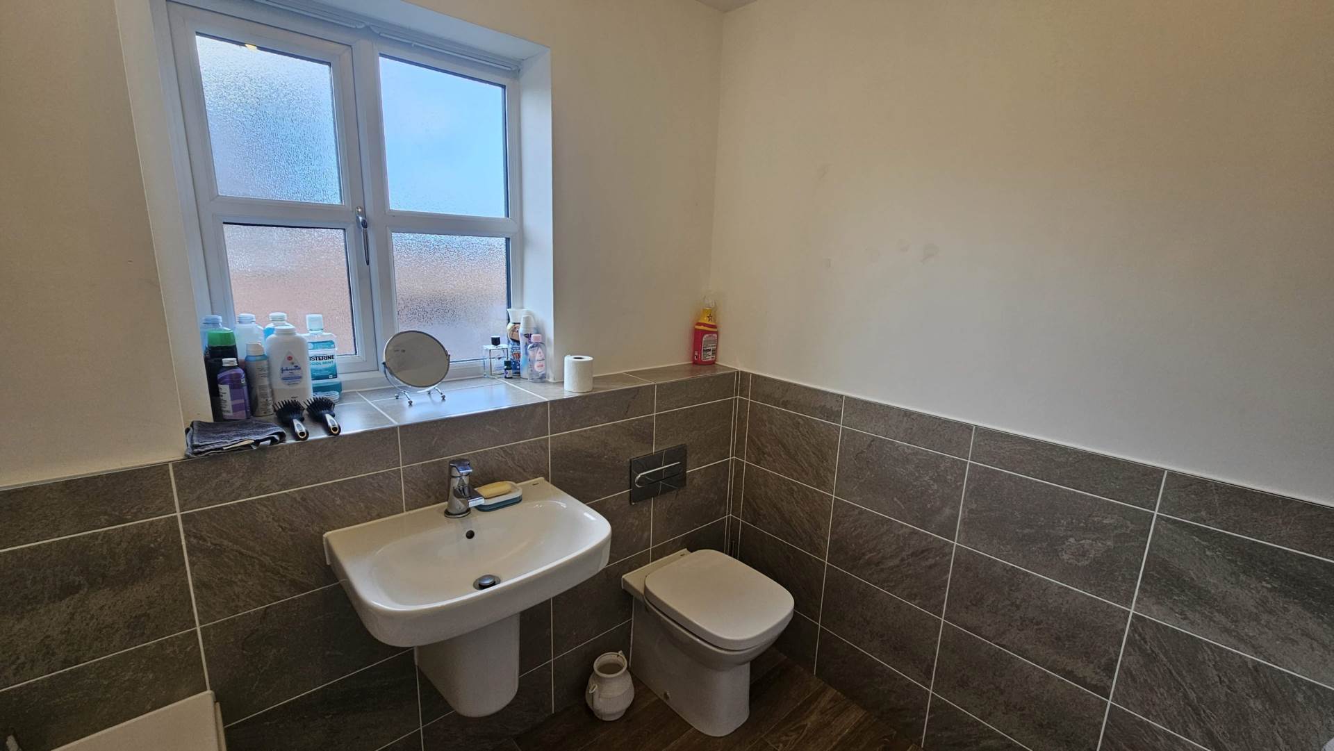 Garden Cresent, Manchester, Image 16