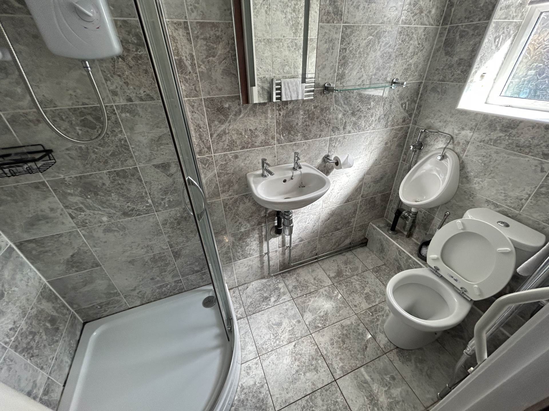 32 Kensington Avenue, Oldham, OL9 0NL, Image 12