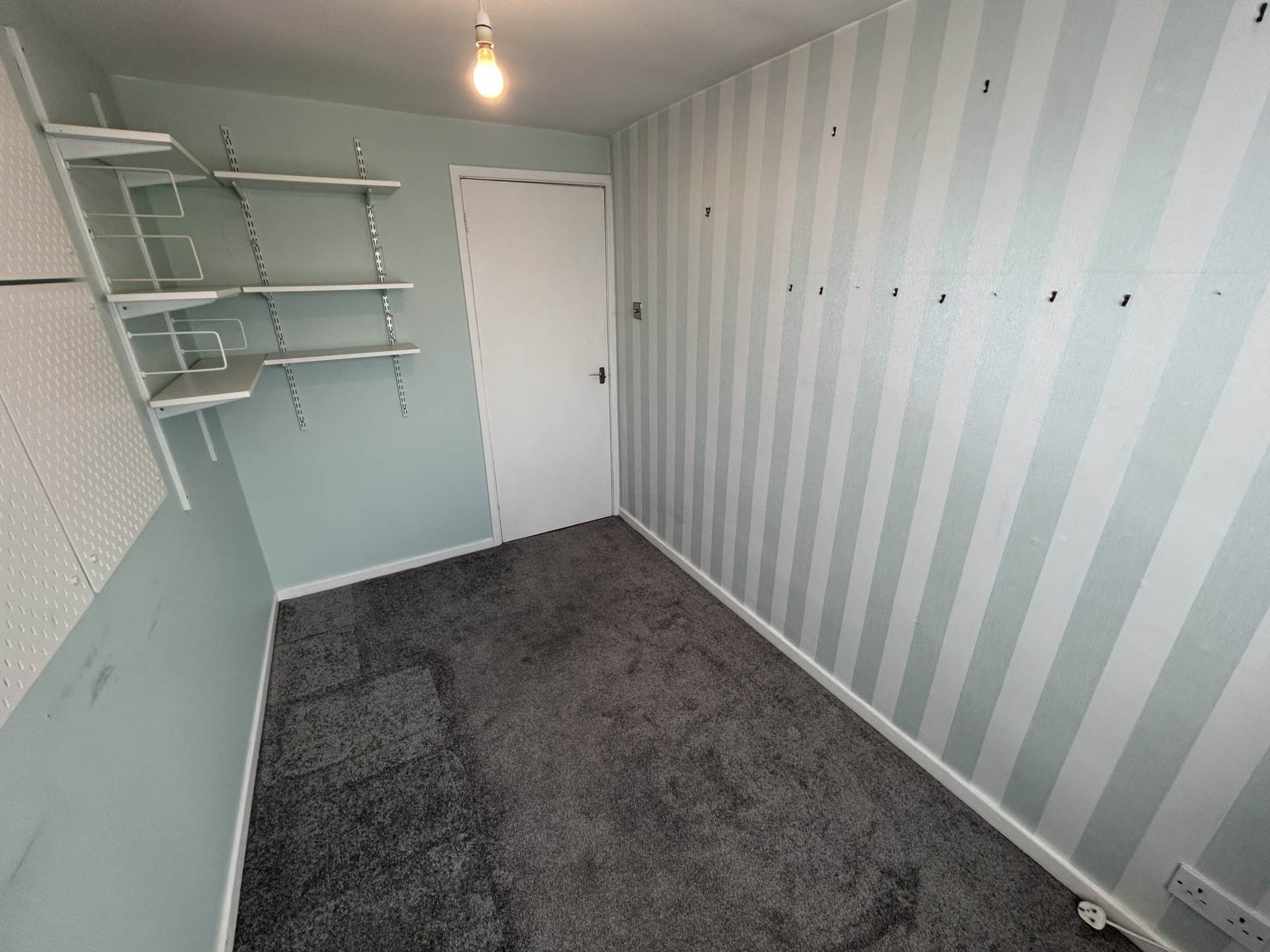 32 Kensington Avenue, Oldham, OL9 0NL, Image 18