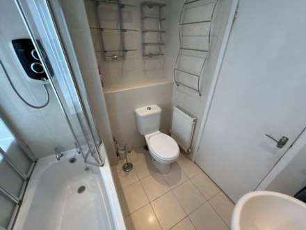 32 Kensington Avenue, Oldham, OL9 0NL, Image 21