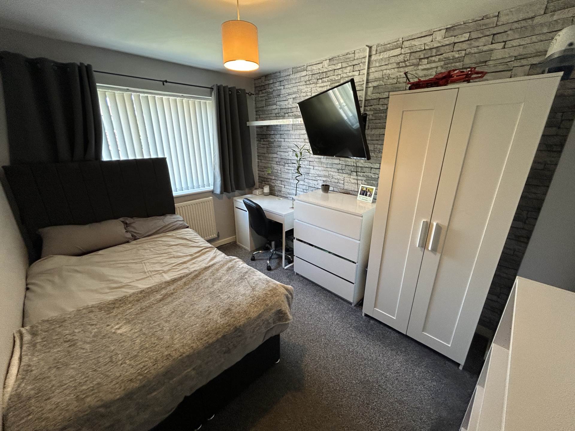 Bowling Green Close, Oldham, Image 14
