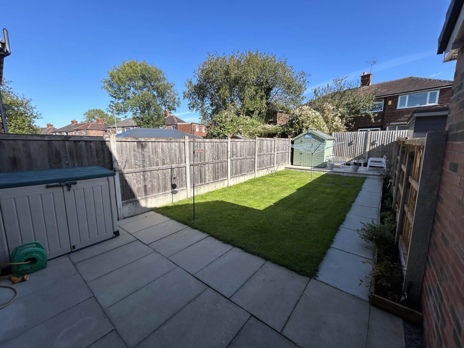 Bowling Green Close, Oldham, Image 22