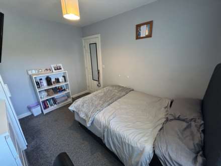 Bowling Green Close, Oldham, Image 15