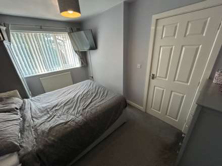 Bowling Green Close, Oldham, Image 16