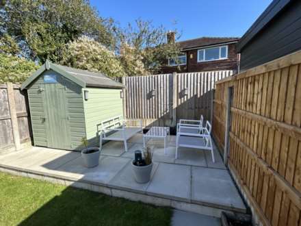 Bowling Green Close, Oldham, Image 23