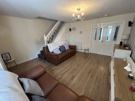 Bowling Green Close, Oldham, Image 4