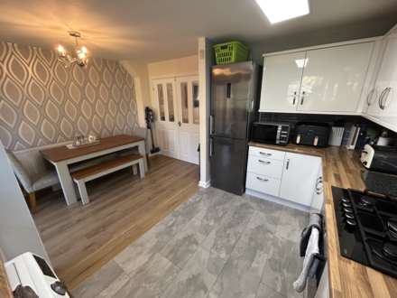 Bowling Green Close, Oldham, Image 8