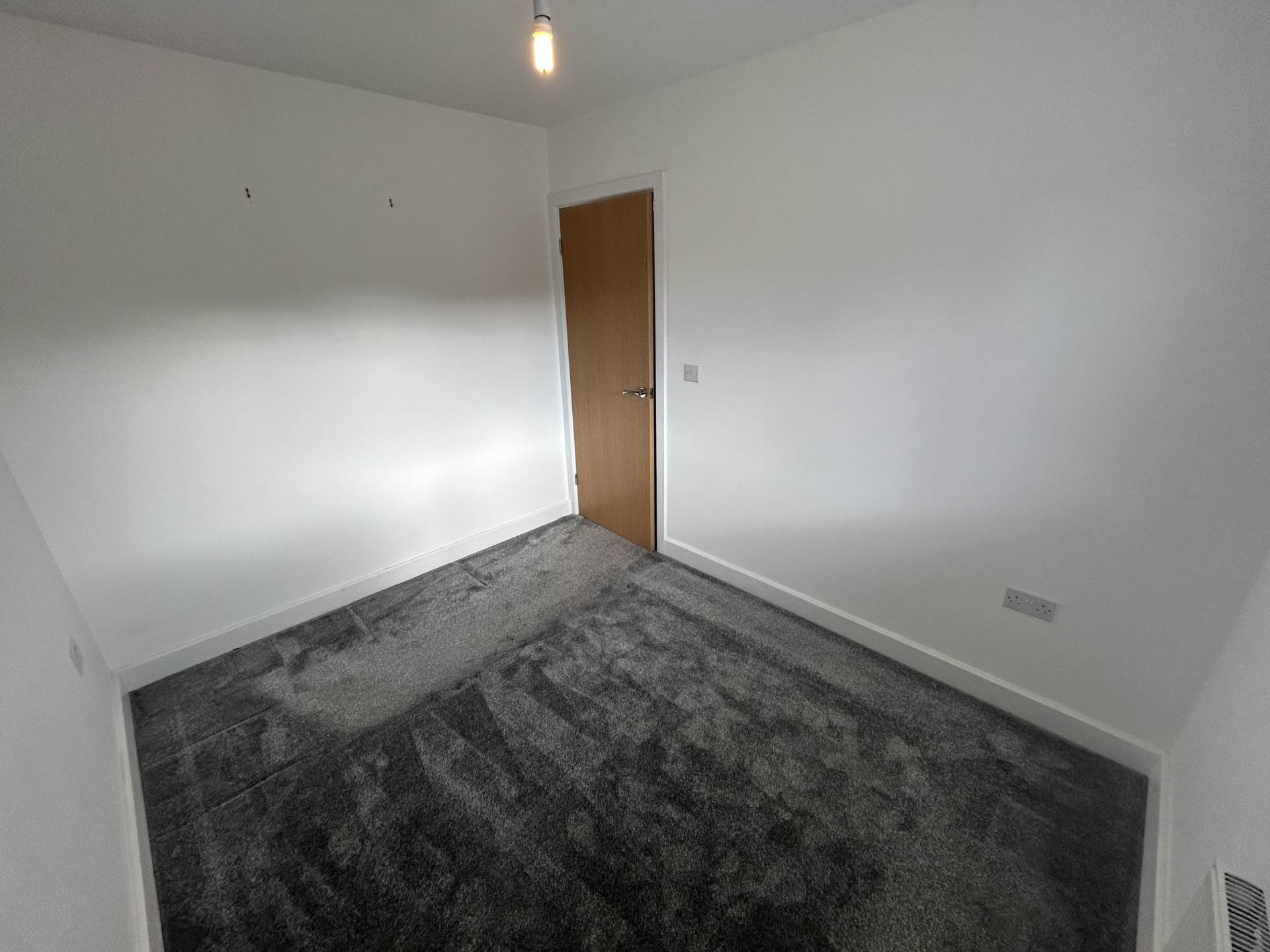 Old Manor Farm Close, Lees, Image 11