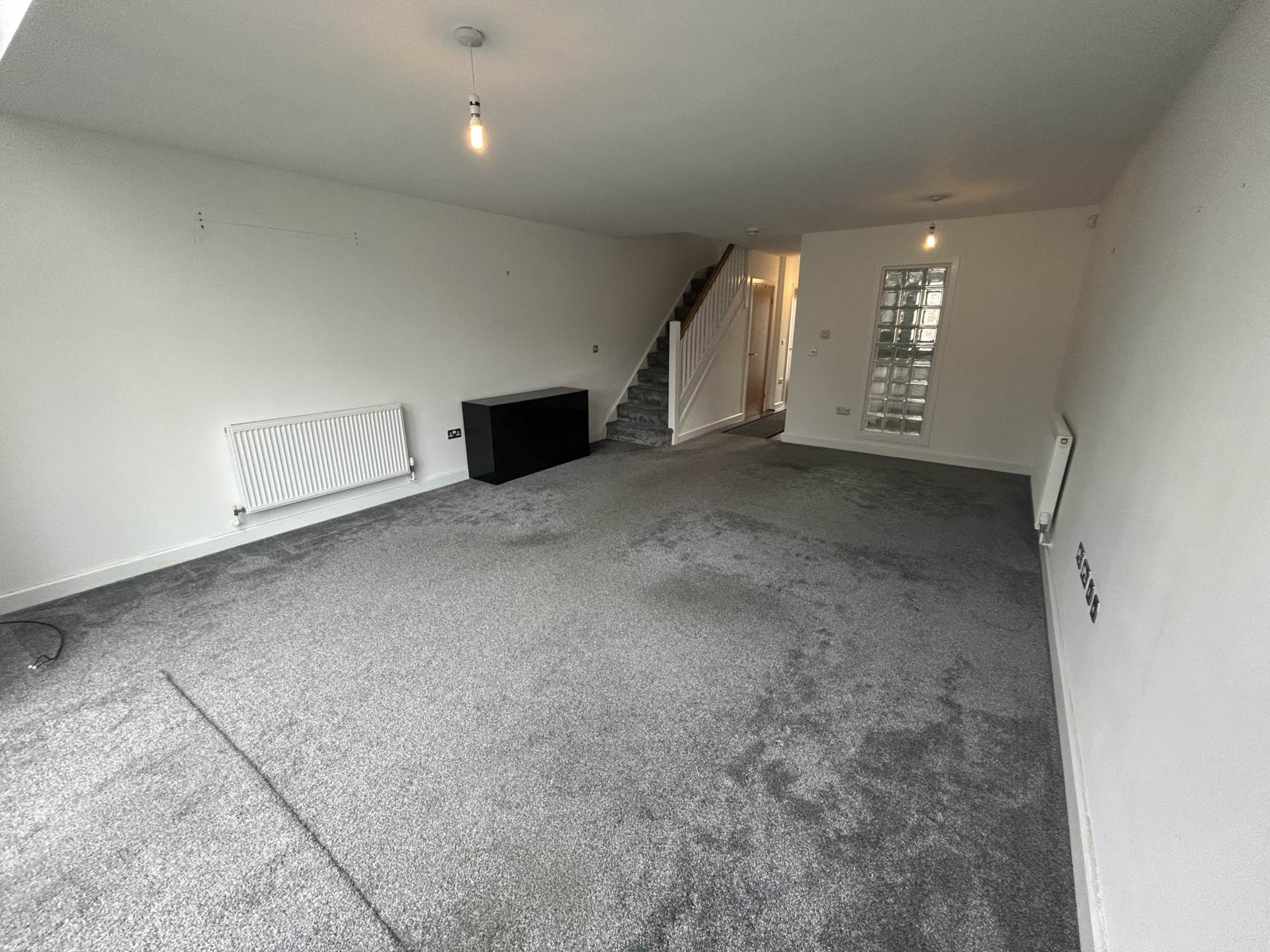Old Manor Farm Close, Lees, Image 5