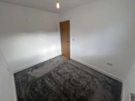 Old Manor Farm Close, Lees, Image 11