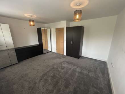 Old Manor Farm Close, Lees, Image 8