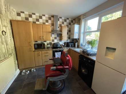 Fir Tree Avenue, Oldham, Image 3