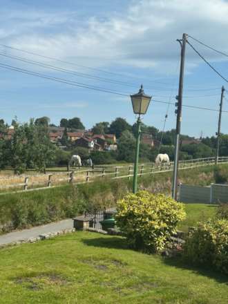 Ferney Field Road, Oldham, Image 16