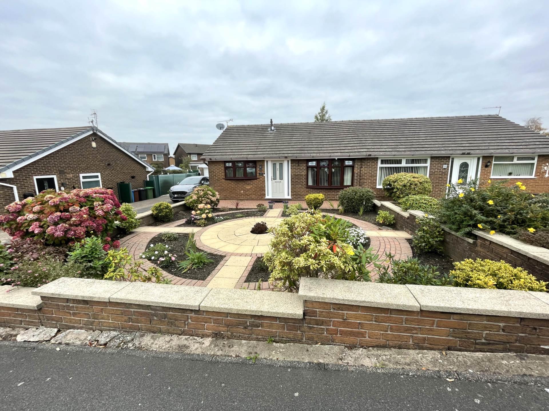 20 Lindale Avenue, Chadderton, OL9 9DW, Image 1