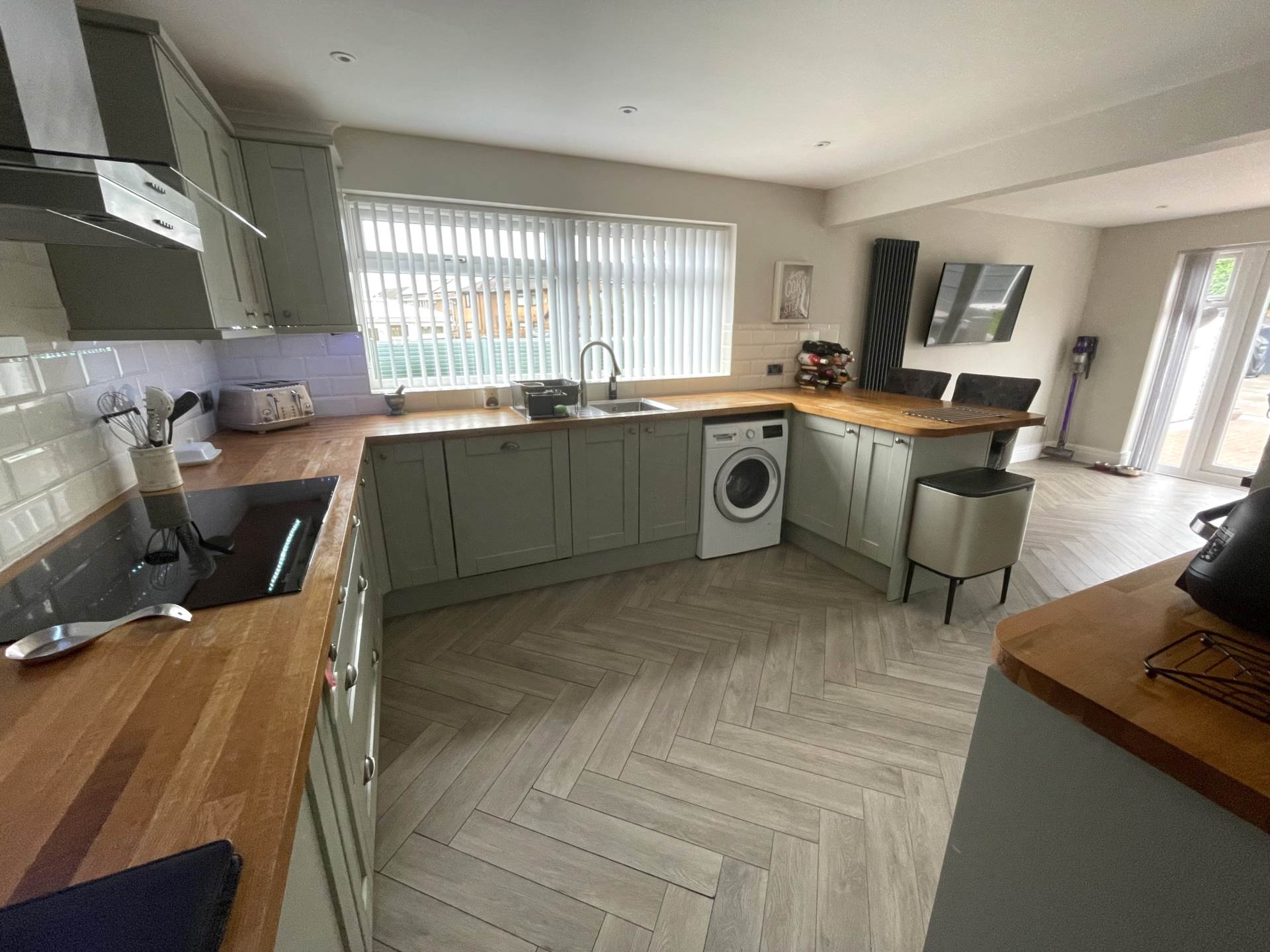 20 Lindale Avenue, Chadderton, OL9 9DW, Image 3