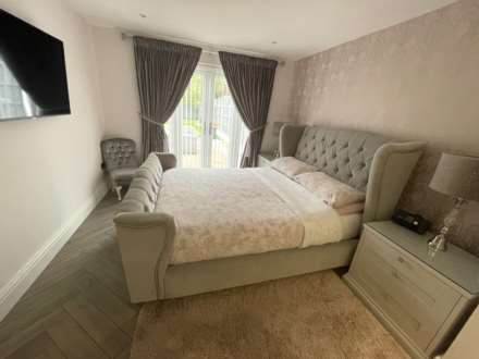 20 Lindale Avenue, Chadderton, OL9 9DW, Image 10